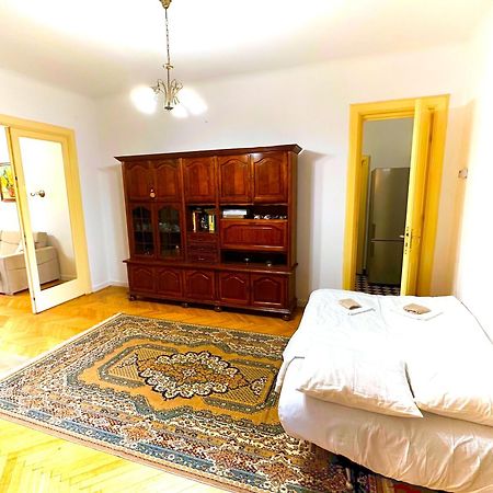 Ultracentral Apartment 4 Rooms - Old City Center -120 Square Meters - Bucarest Exterior foto